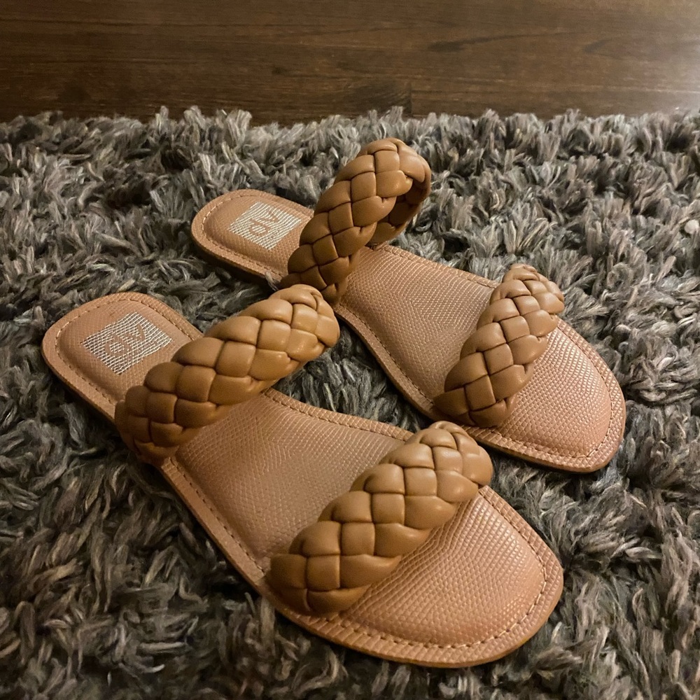 Tan Dolce Vita Sandals size 8